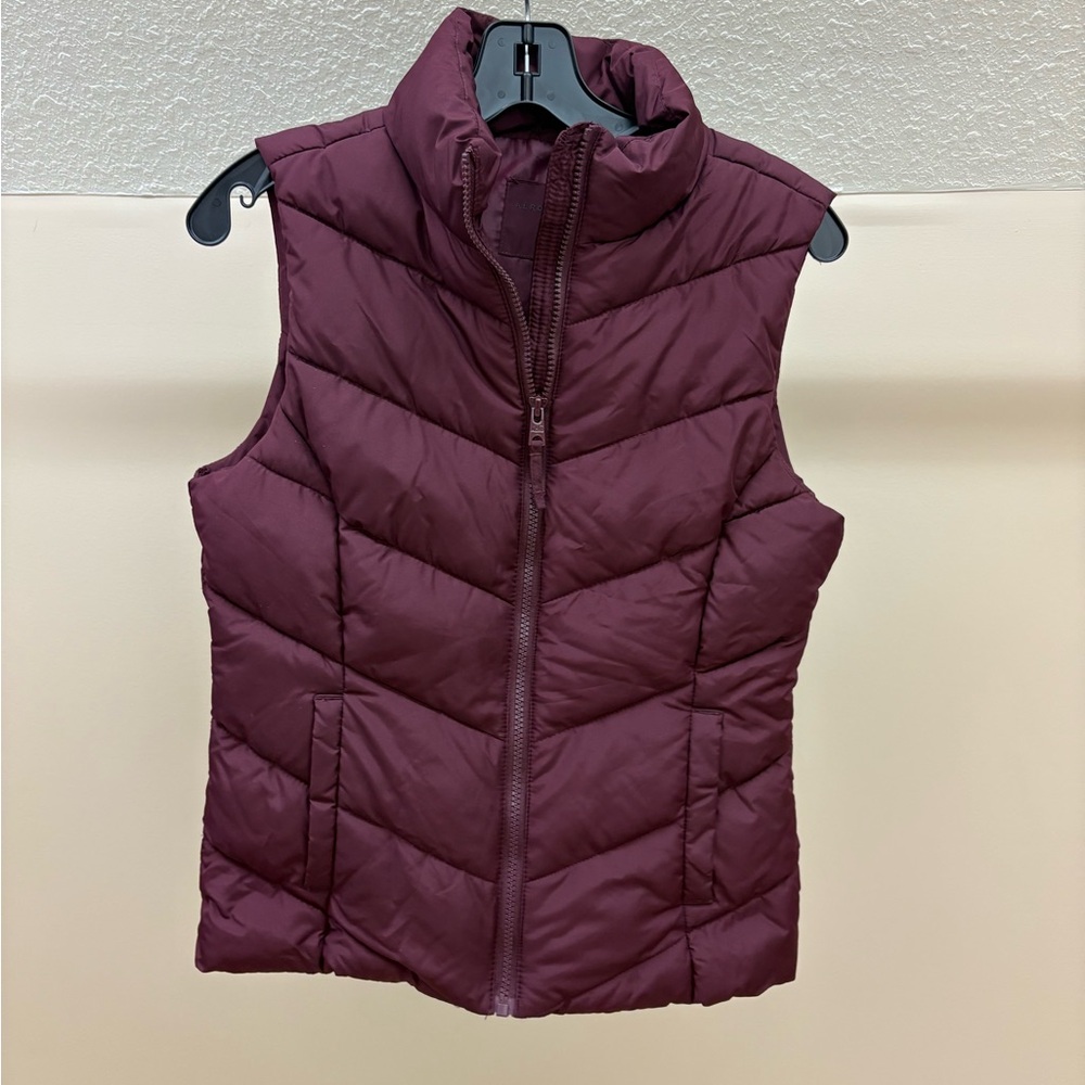 Aeropostale Women's Puffer Vest - Burgundy